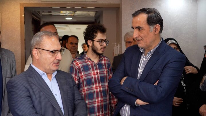 تصاویر/ عیادت رییس بنیاد شهید از جانباز حسین محمدی
