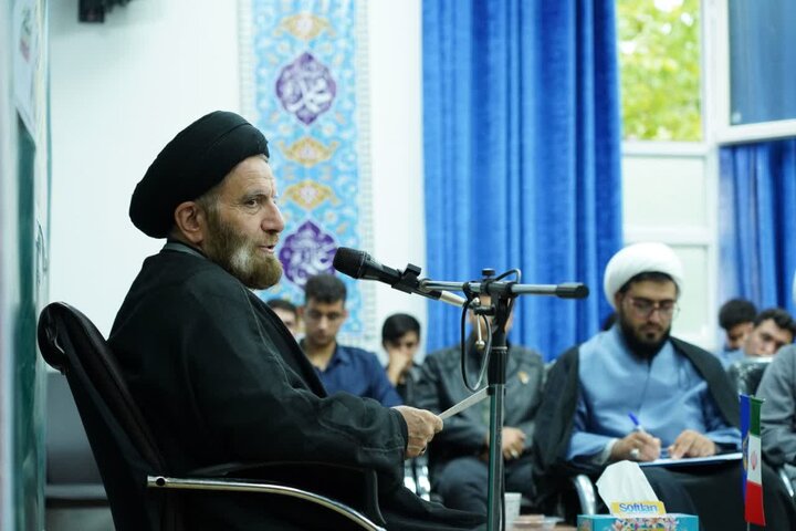 تصاویر/دیدار اعضای اتحادیه انجمن‌های اسلامی استان لرستان با نماینده ولی‌فقیه در استان