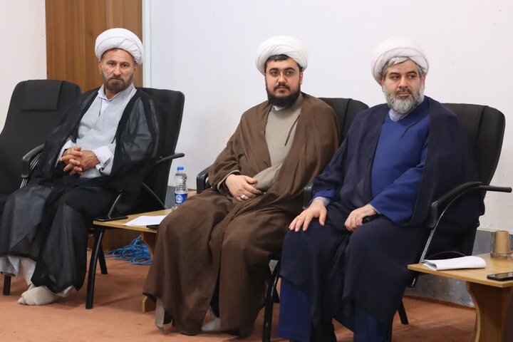 تصاویر/ دیدار مدیران حوزوی با نماینده ولی فقیه در استان