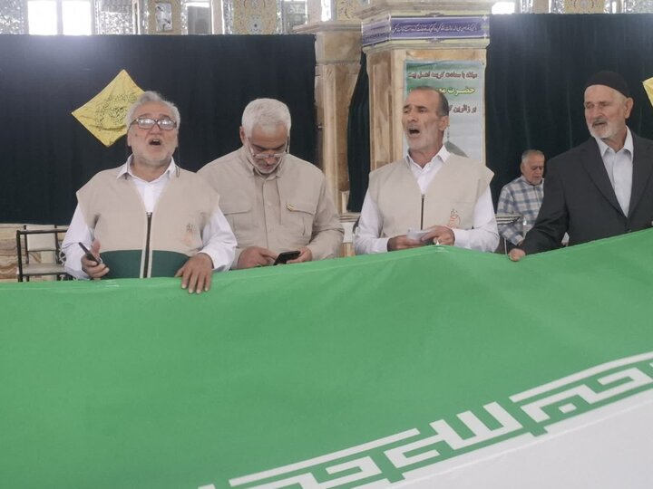 تصاویر/,نهضت پرچم‌دوزی» کاشان از مشهد اردهال به مشهد مقدس