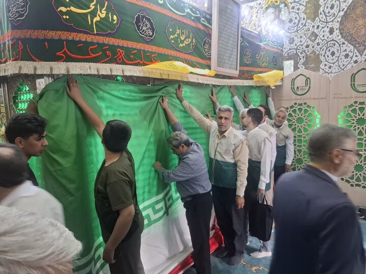 تصاویر/,نهضت پرچم‌دوزی» کاشان از مشهد اردهال به مشهد مقدس
