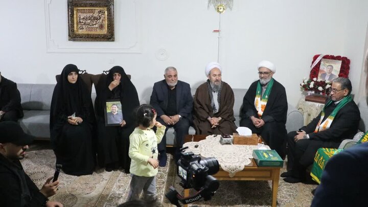 حضور کاروان زیر سایه خورشید در شاهین دژ