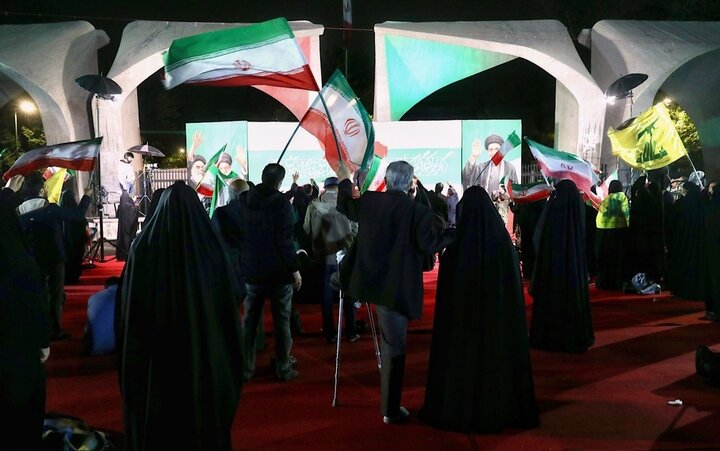 تصاویر/ اجتماع اقتدار مقابل دانشگاه تهران