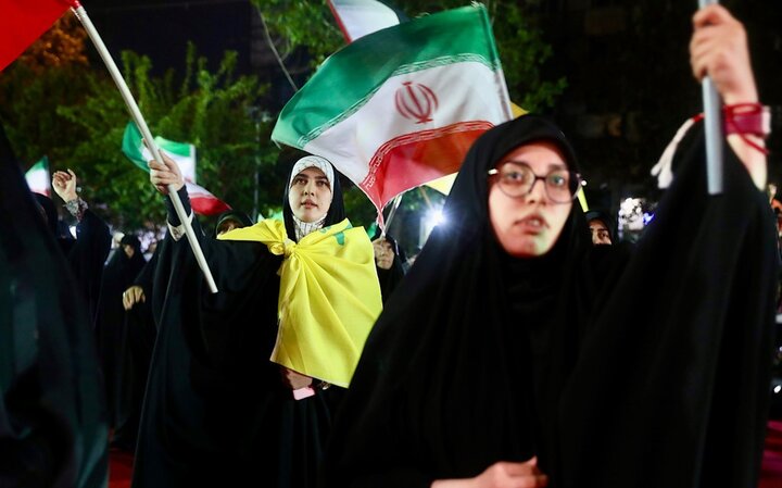 تصاویر/ اجتماع اقتدار مقابل دانشگاه تهران