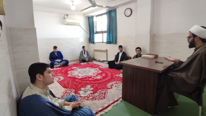 برگزاری جلسات «مشاوره» برای طلاب در مدرسه علمیه «روحیه» بابل