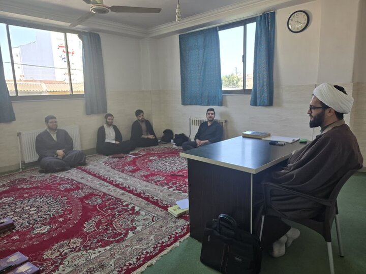 برگزاری جلسات «مشاوره» برای طلاب در مدرسه علمیه «روحیه» بابل
