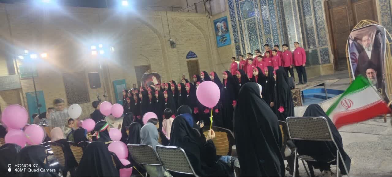 طنین نشاط و معنویت در اجتماع «دختران آفتاب» یزد+تصاویر