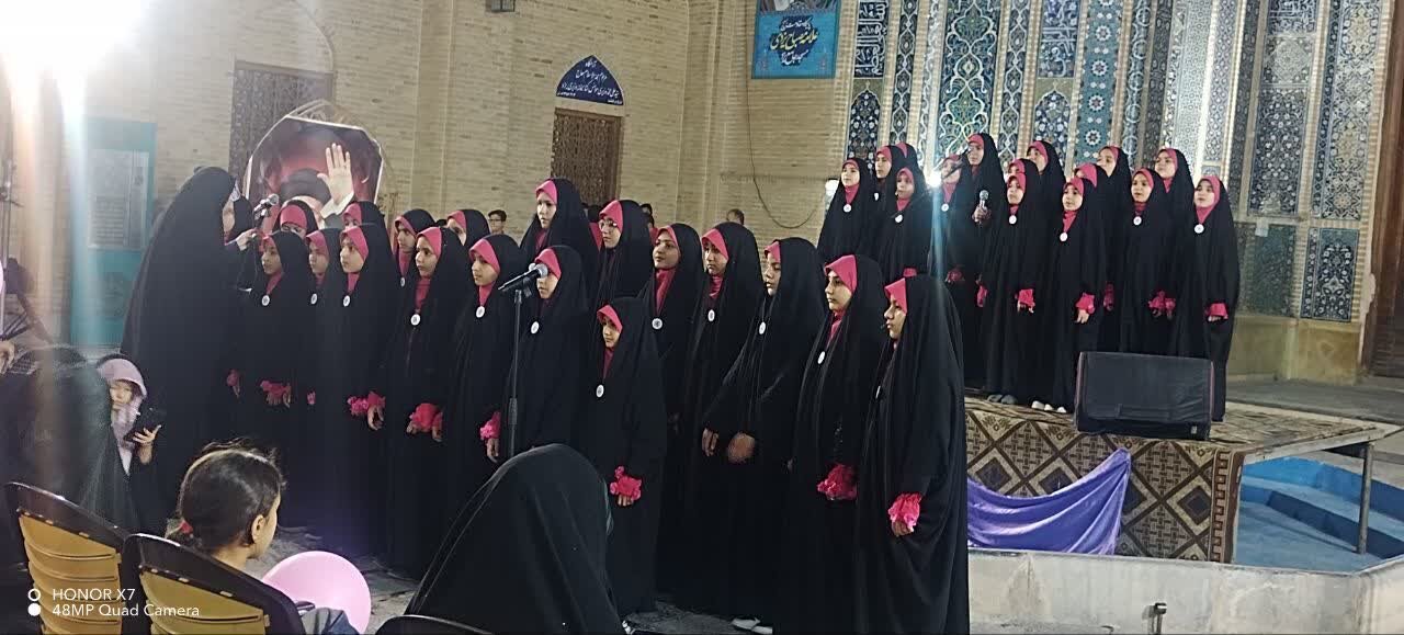 طنین نشاط و معنویت در اجتماع «دختران آفتاب» یزد+تصاویر
