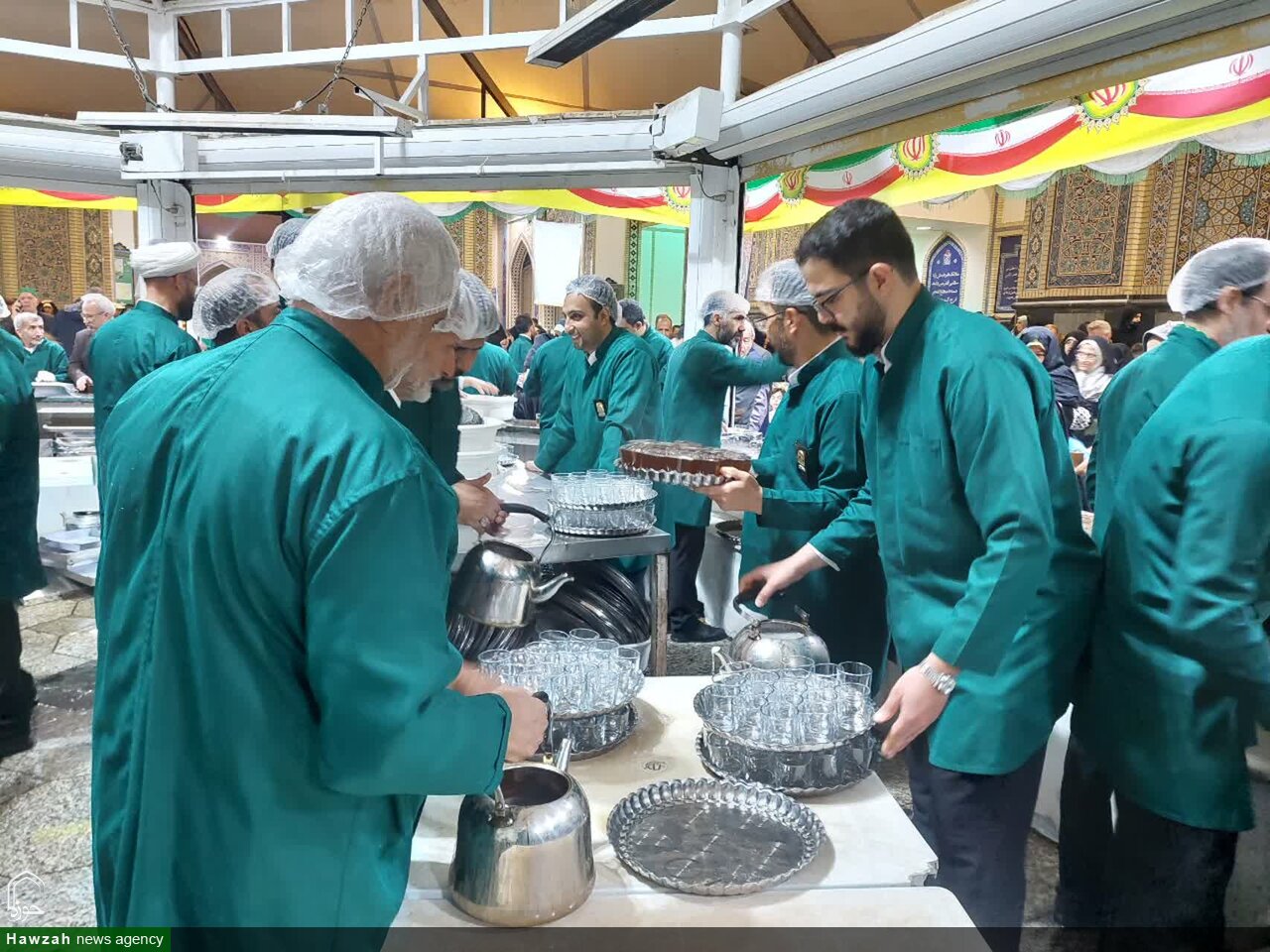 تصاویر / اردوی زیارتی طلاب و اساتید مدرسه علمیه شیخ علیخان زنگنه تویسرکان به مشهد مقدس