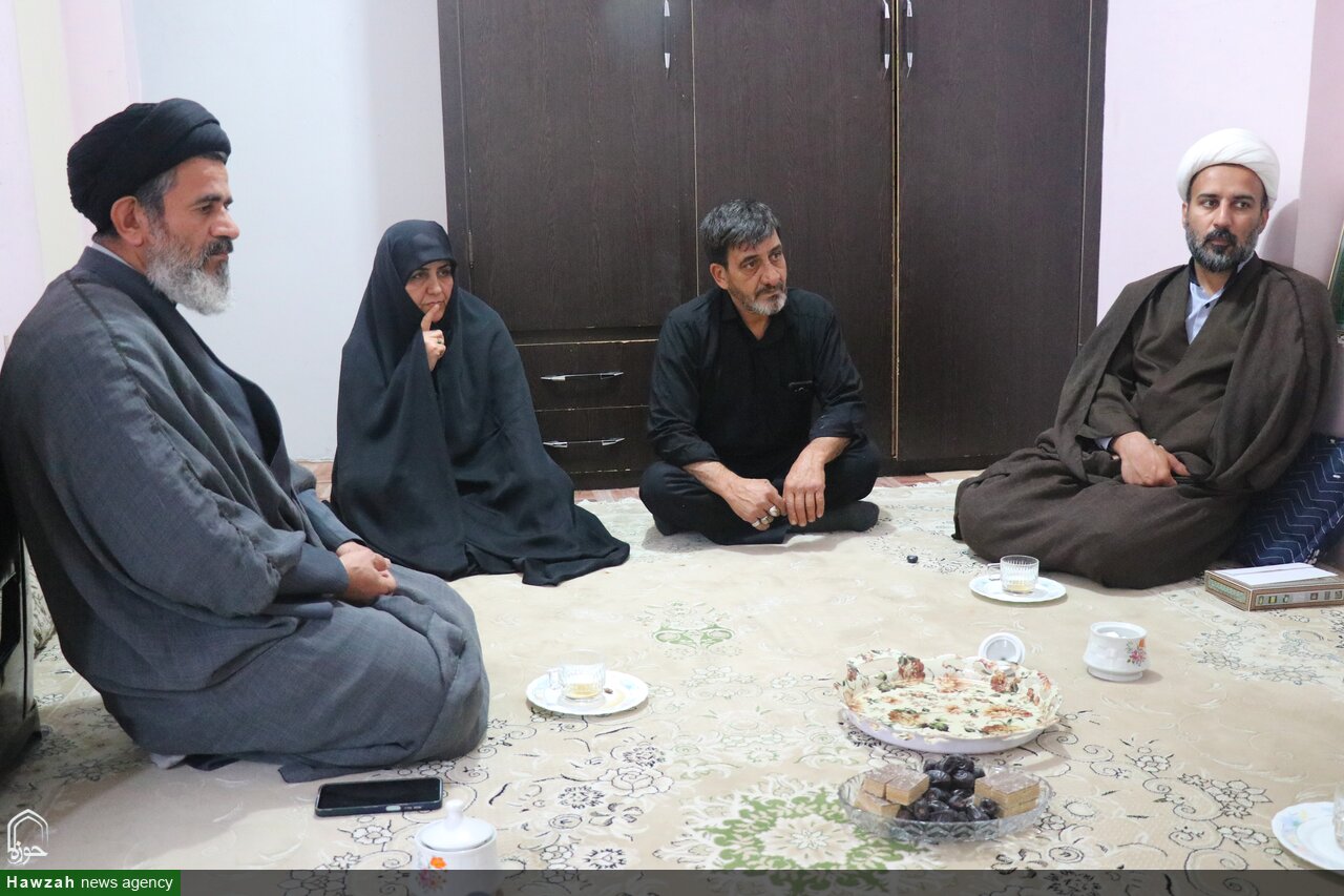 تصاویر / دیدار مدیر حوزه علمیه گلستان با خانواده روحانی شهید مرتضی کیان‌افشار