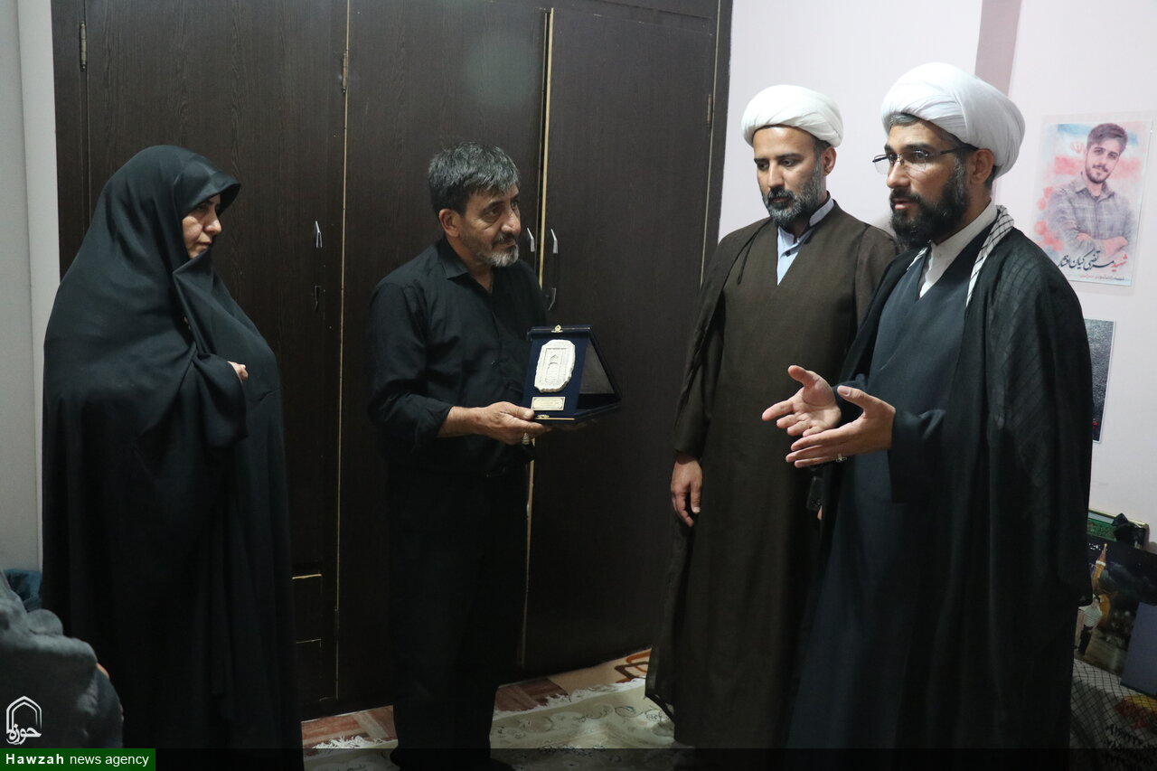 تصاویر / دیدار مدیر حوزه علمیه گلستان با خانواده روحانی شهید مرتضی کیان‌افشار