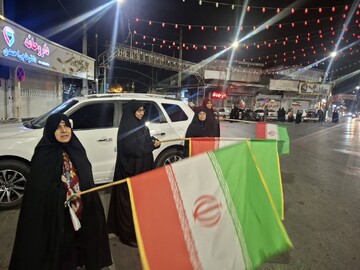 تصاویر/ پرچم گردانی مردم محله ابن سینای امیرکلا در هفتم اردیبهشت