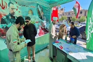 حضور پررنگ طلاب و اساتید مدرسه علمیه باقرالعلوم(ع) سرپل ذهاب در تجمعات مردمی+تصاویر
