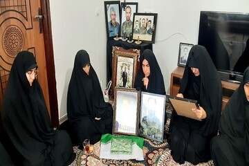 تجلیل از خانواده شهید رجبی در هرسین، با محوریت پویش «لبیک به پیام مقام معظم رهبری»+عکس