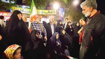 فیلم | چهار نسل از یک خاندان در سنگر خیابان