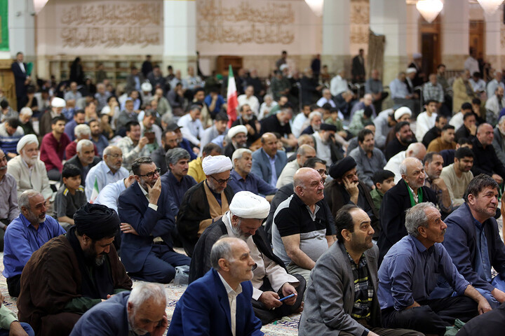 تصاویر/ مراسم گرامیداشت دریابان شهید تنگسیری در حرم مطهر حضرت فاطمه معصومه سلام الله علیها