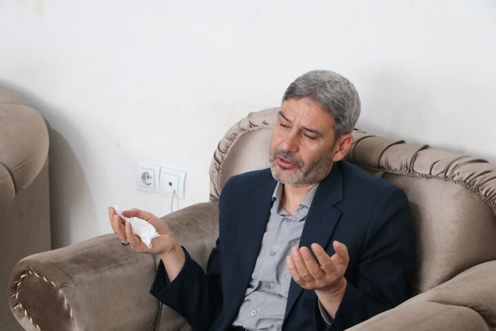 تصاویر/ دیدار خادمان حرم امام رضا با خانواده شهدای جنگ تحمیلی رمضان در ارومیه