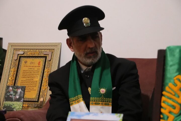 تصاویر/ دیدار خادمان حرم امام رضا با خانواده شهدای جنگ تحمیلی رمضان در ارومیه