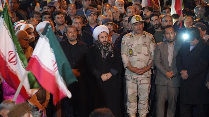 تصاویر/ تجمع شبانه خیابانی مردم دارالمومنین خوی در هفتم اردیبهشت