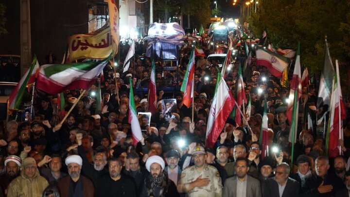 تصاویر/ تجمع شبانه خیابانی مردم دارالمومنین خوی در هفتم اردیبهشت