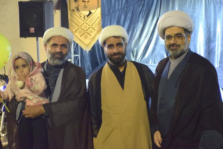 خدمت رسانی طلاب و اساتید خاتم الانبیاء (ص) بابل، در موکب «قائد شهید»