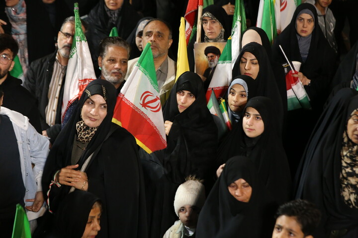 تصاویر / پنجاه‌ وهشتمین شب حماسه حضور اصفهانی‌ها در خیابان‌ها و میدان‌های شهر