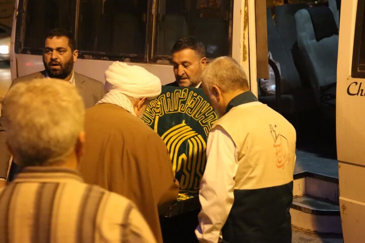 تصاویر / آیین استقبال از از پرچم مقدس حرم مطهر امام رضا علیه السلام در اسدآباد