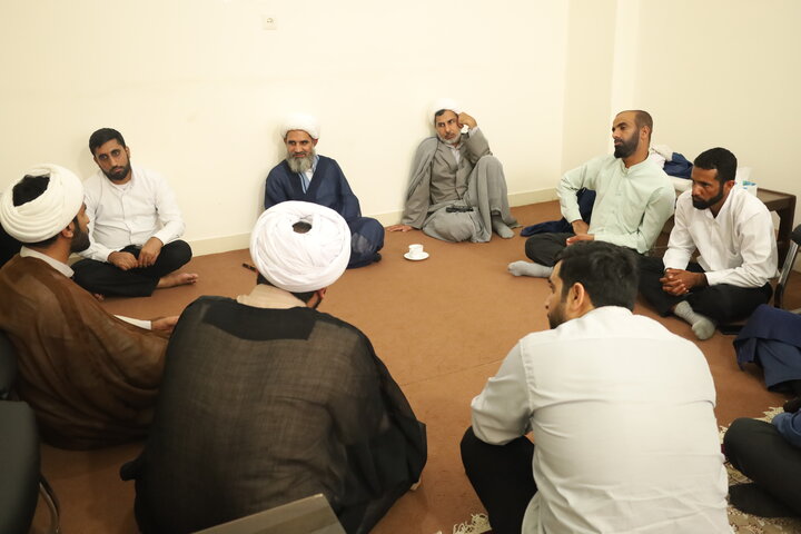 تصاویر/ نشست هم اندیشی مدیر حوزه علمیه استان با معاونین اجرایی مدارس