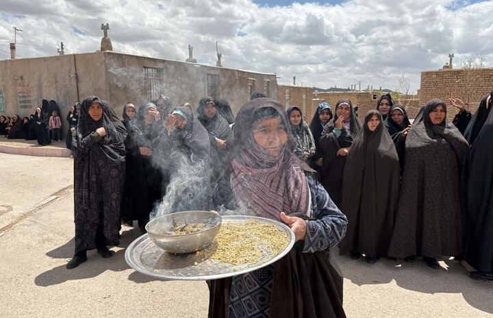 تصاویر| کاروان زیر آسمان خورشید در امامزاده داوود به همراه ازدواج یک زوج جوان