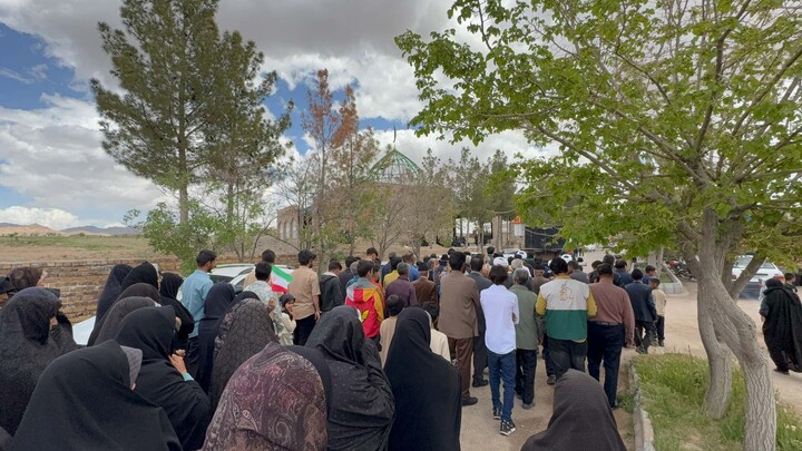 تصاویر| کاروان زیر آسمان خورشید در امامزاده داوود به همراه ازدواج یک زوج جوان