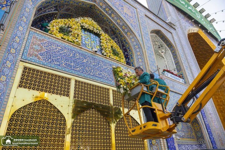 Photos/Le sanctuaire radieux de l’Imam Reza se pare de fleurs en hommage à sa naissance bénie