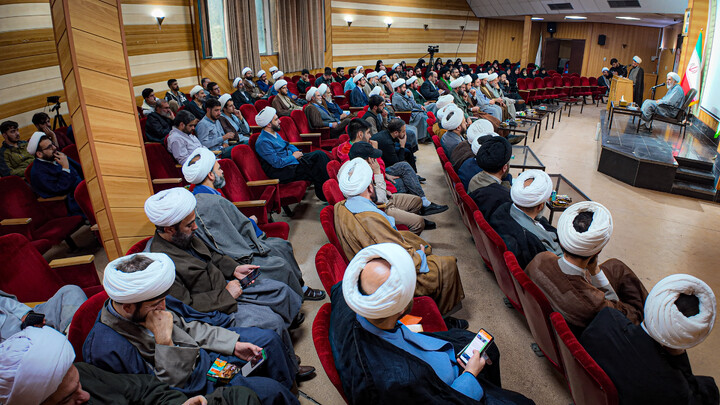 تصاویر/ نشست تحلیلی‌ـ‌تبیینی حجت‌الاسلام والمسلمین مهدی طائب ویژه مبلغین