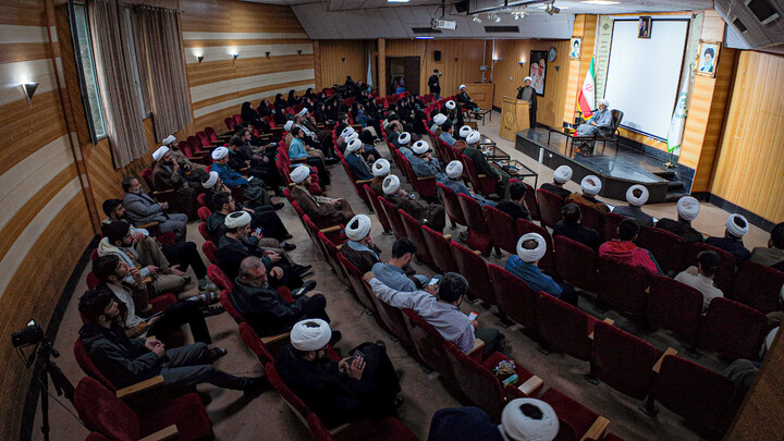 تصاویر/ نشست تحلیلی‌ـ‌تبیینی حجت‌الاسلام والمسلمین مهدی طائب ویژه مبلغین