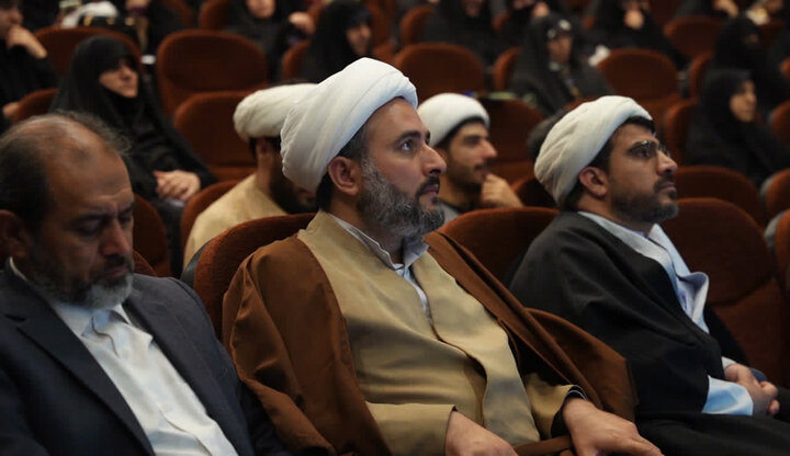 تصاویر/ برگزاری دوره توانمندسازی کنشگری فضای مجازی برای مبلغان مدارس تهران در ایوان ری