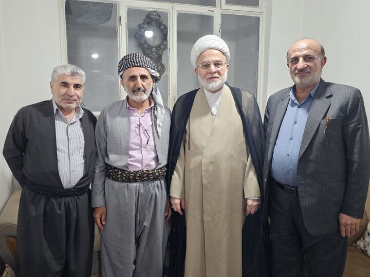 تصاویر/ دیدار نماینده ولی فقیه در کردستان با روحانیون سنندج