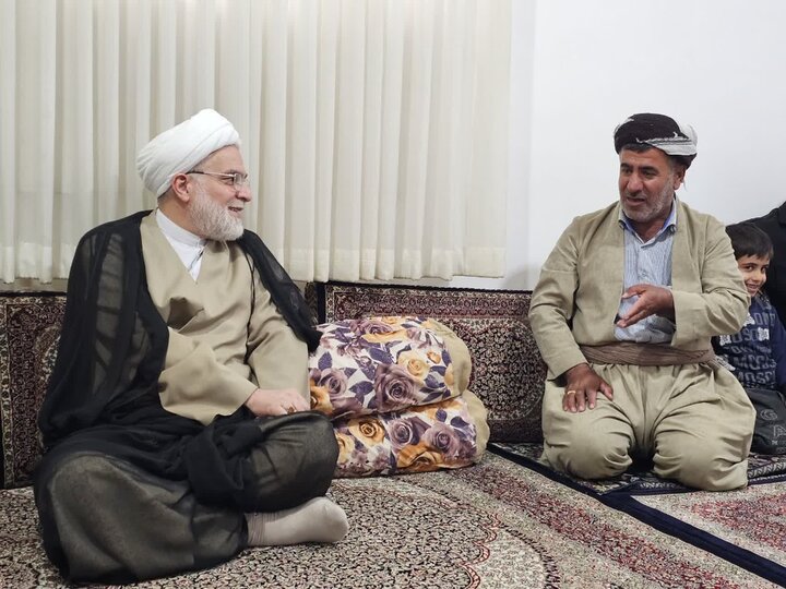 تصاویر/ دیدار نماینده ولی فقیه در کردستان با روحانیون سنندج