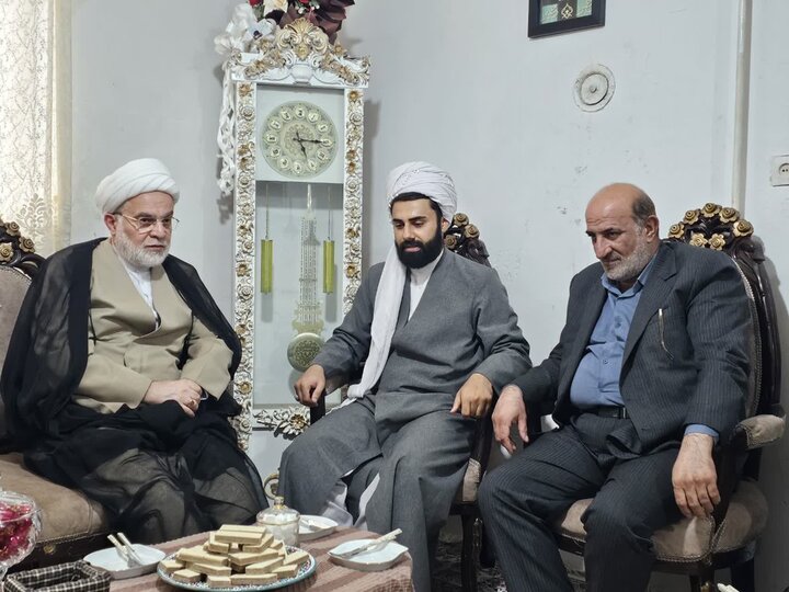تصاویر/ دیدار نماینده ولی فقیه در کردستان با روحانیون سنندج