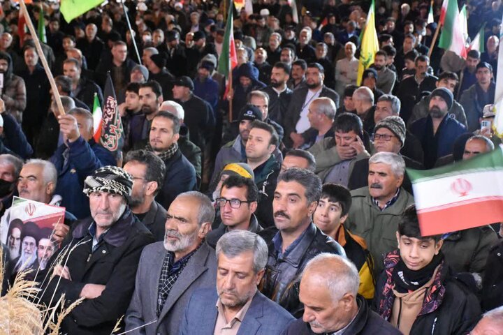 تصاویر/قروه میزبان بیرق و خدام حرم مطهر رضوی
