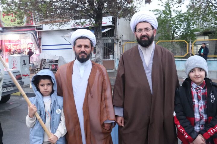 تصاویر/ فعالیت موکب مدرسه علمیه امام خامنه ای ارومیه در شب میلاد با سعادت امام رضا (ع)
