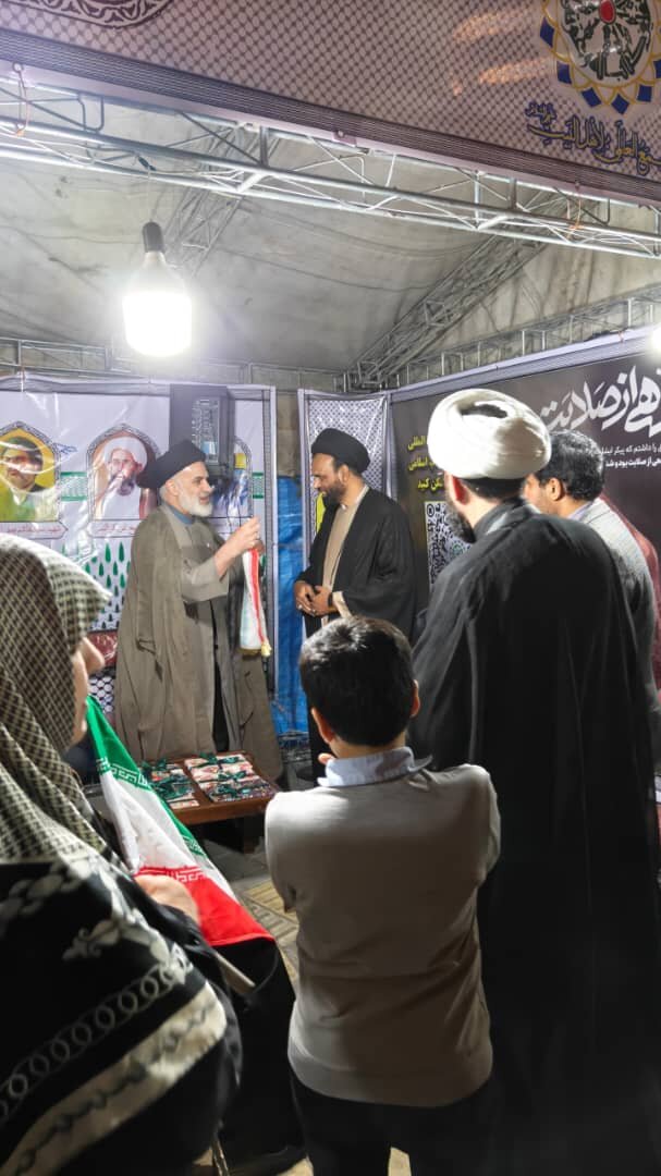رونمایی از سه کتاب محقق هندی در موکب تهران