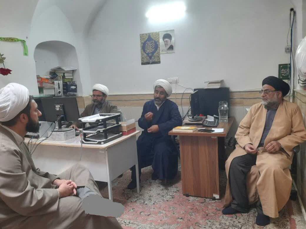 تجمعات شبانه فرصت مغتنمی برای جذب و پذیرش طلبه است