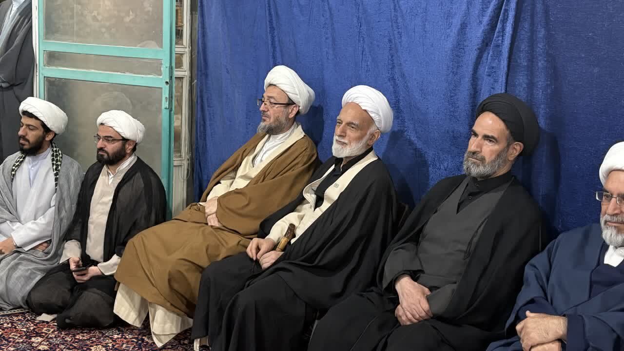 مقاومت و ایستادگی در برابر دشمن