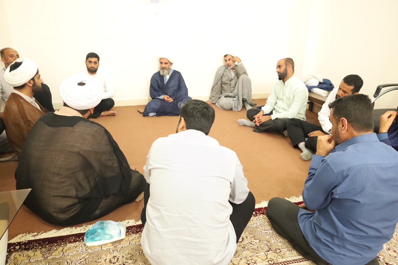 تصاویر/ نشست هم اندیشی مدیر حوزه علمیه استان با معاونین اجرایی مدارس