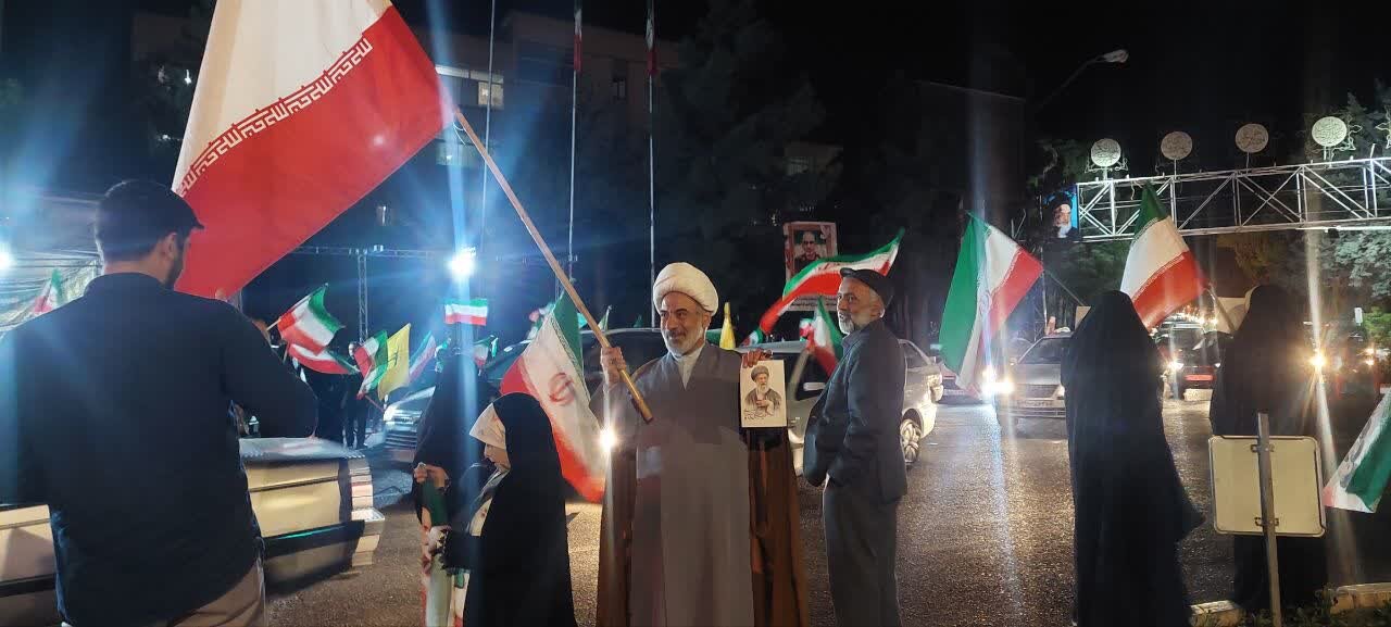 تصاویر/ اجتماع اهالی مسجد امام حسن مجتبی(ع) شهرک محلاتی در دفاع از انقلاب و وطن