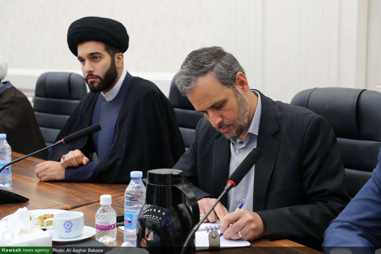 برگزاری جلسه تبیینی با حضور طلاب مجاهد در عرصه جهاد تبیین+ تصاویر