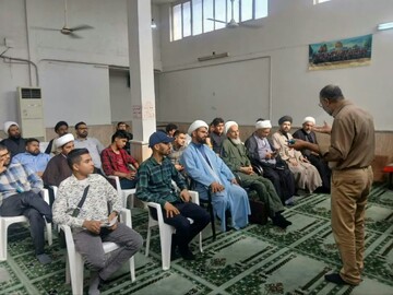 برگزاری دوره مبتنی بر نیاز محلی ویژه شرایط جنگی در دارالعلم آیت‌الله بهبهانی + عکس