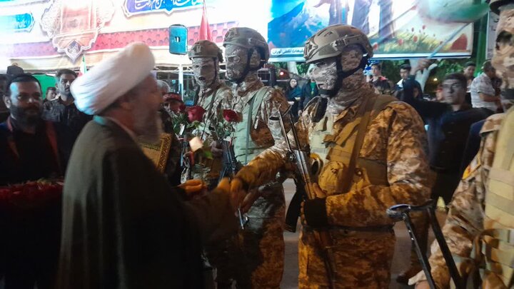 تصاویر:پثجاه و نهمین اجتماع شبانه مردم آران وبیدگل در دفاع از وطن