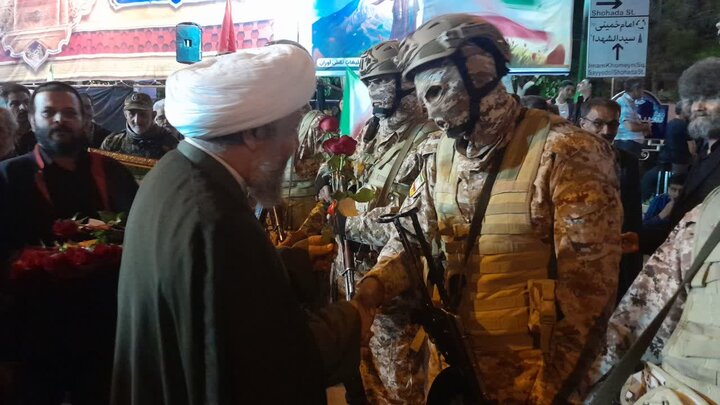 تصاویر:پثجاه و نهمین اجتماع شبانه مردم آران وبیدگل در دفاع از وطن