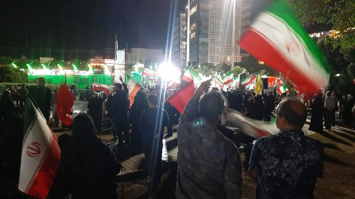 تصاویر:پثجاه و نهمین اجتماع شبانه مردم آران وبیدگل در دفاع از وطن