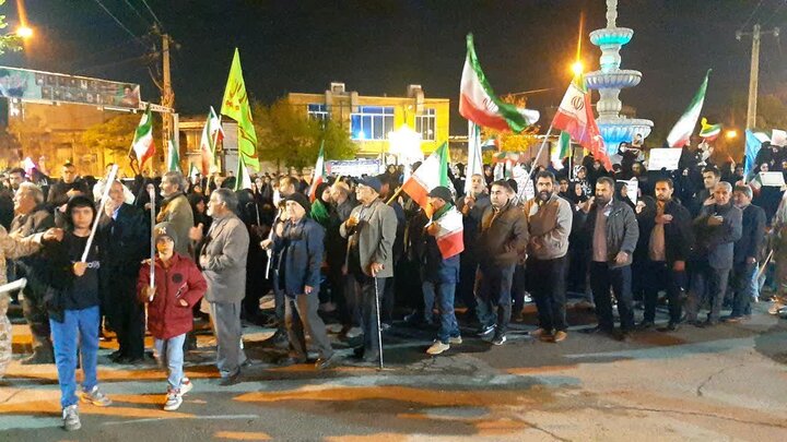تصاویر/ بیعت دوباره مردم ولایتمدار شهرستان شاهین دژ با رهبر معظم انقلاب در پنجاه و نهمین شب